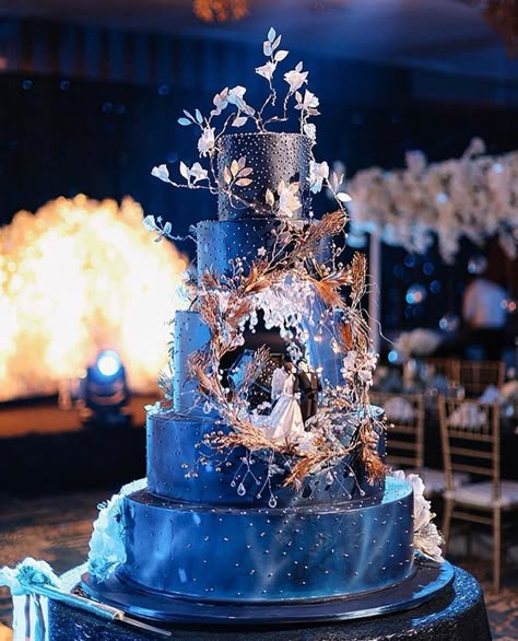 Cake Styles, Jasmine Party, Extravagant Wedding Cakes, Starry Night Wedding, Pretty Wedding Cakes, Big Wedding Cakes, Wedding Renewal, Beautiful Cake Designs, Unusual Wedding