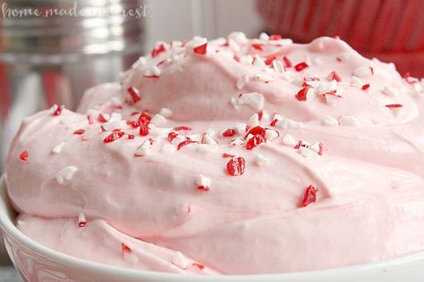 Christmas Party Dips, Fluff Dip, Christmas Vegetables, Perfect Christmas Dessert, Easy Dessert Recipes Christmas, Peppermint Dessert, Christmas Dip, Christmas Peppermint, Fluff Recipe