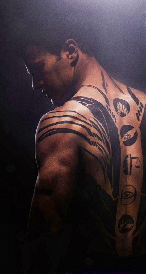 Theo James Divergent Tattoo, Tris Tattoo, Thoe James, Divergent Wallpaper, Divergent Tattoo, Divergent Theo James, Divergent Four, Tris And Four, Theodore James