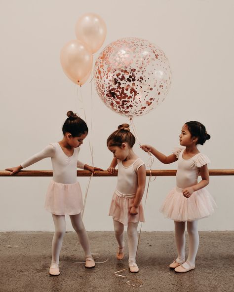 Kids Ballet Photoshoot, Ballet Photoshoot Ideas, Little Ballerina Girl, Toddler Dance Classes, Dancing With Friends, Ballerina Photo, Sparkling Dresses, Dance Photoshoot, Ballerina Kids