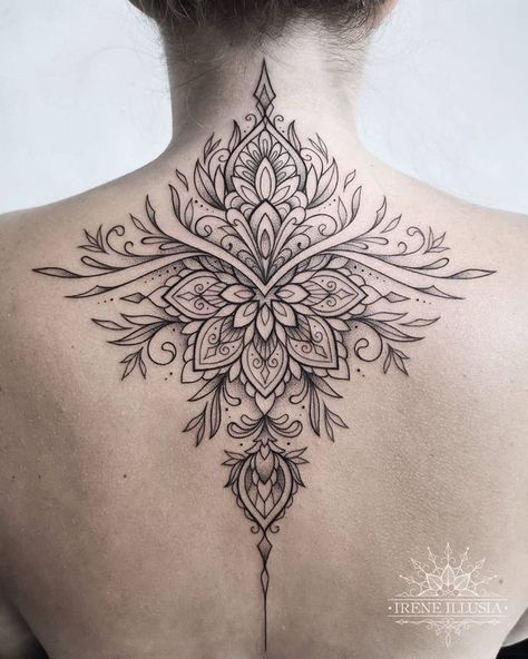 Ehe Tattoo, Mandala Chest Tattoo, Mandala Tattoos For Women, Nape Tattoo, Bohemian Tattoo, Backpiece Tattoo, Piece Tattoo, Shoulder Blade Tattoo, Upper Back Tattoos