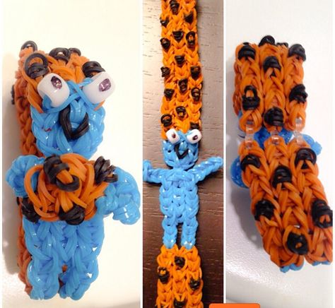 Cookie Monster with cookie bracelet thanks Marlene for the pattern for Cookie Monster Rubber Band Charms, Rainbow Looms, Rainbow Loom Creations, Rainbow Loom Patterns, Rainbow Loom Designs, Loom Designs, Band Bracelets, Band Ideas, Loom Band