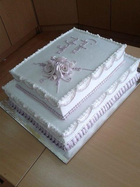 Tiered Sheet Cake, Wiped Cream Cake Decoration, Whipped Cream Cake Design, Textured Whipped Cream Cake Design, Stabilised Whipped Cream, Tiered Lambeth Cake, Whipped Cream Cakes, Specialty Cake, Cream Cake