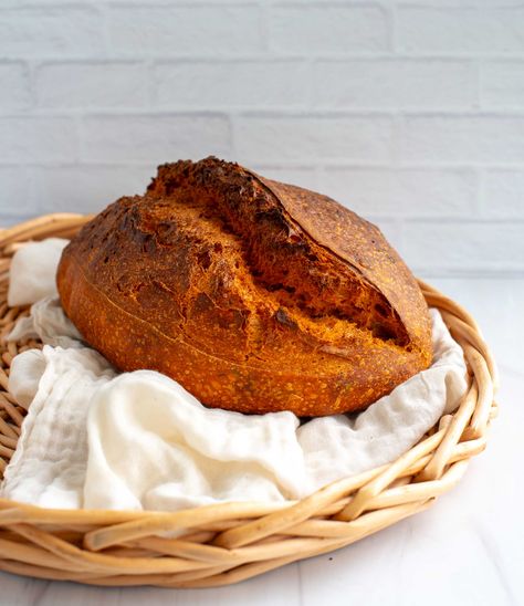 Tomato Basil Sourdough Bread - Amy Bakes Bread Tomato Basil Sourdough Bread, Sourdough Inclusions, Sourdough Loaves, Artisan Sourdough Bread Recipe, Sourdough Breads, Bread Proofer, Recipe Using Sourdough Starter, Sourdough Rolls, Natural Yeast