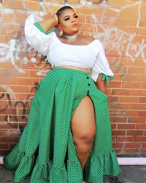 Ankara Skirt Designs, Shweshwe Designs, African Prom Dresses Ankara, Ankara Skirt Styles, Plus Size African, South African Traditional Dresses, African Ladies, African Traditional Wear, Shweshwe Dresses