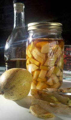 Homemade Peach Brandy Recipe, Pear Liquor Recipe, Pear Brandy Recipes, Pear Moonshine Recipe, Campfire Drinks, Homemade Brandy, Mad Alchemist, Pear Wine, Homemade Liqueur Recipes