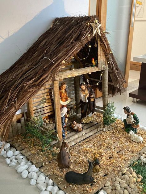 Christmas Nativity Scene Diy, Christmas Nativity Scene Display, Christmas Crib Ideas, Diy Christmas Wall, Nativity Scene Diy, Nativity Scene Display, Christmas Nails 2023, Christmas Decorations Centerpiece, Diy Nativity