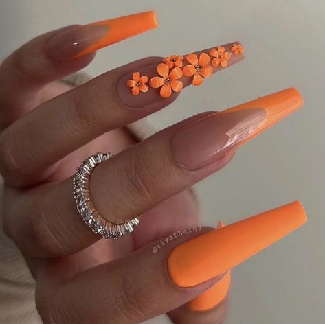 Orange Acrylic Nails, Nail Art Noel, Orange Nail Designs, Orange Nails, Minimalist Nails, Long Acrylic Nails, Gorgeous Nails, Flower Nails, Acrylic Nail Designs