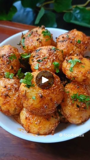 Evening Snacks Indian, Mumbai Food, Red Chilli Powder, Vegetarian Snacks Recipes, Cumin Seeds, Mustard Seeds, Vegetarian Snacks, Trending Recipes, Evening Snacks