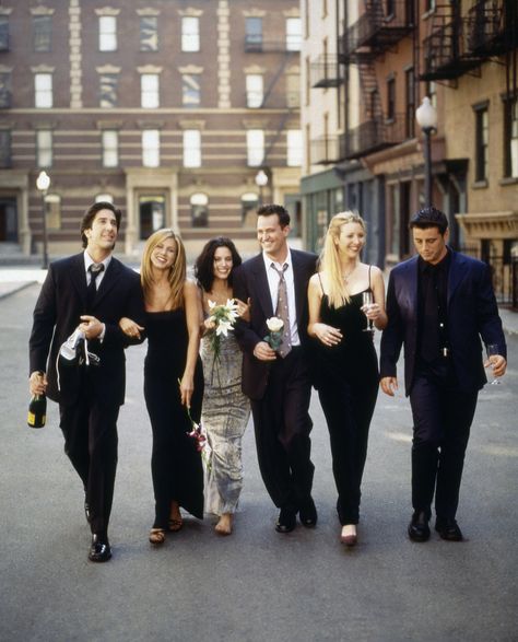 . Friends 1994, Jenifer Aniston, Friends Cast, Friends Moments, Friends Series, Friends Characters, Matthew Perry, I Love My Friends, Friends Show