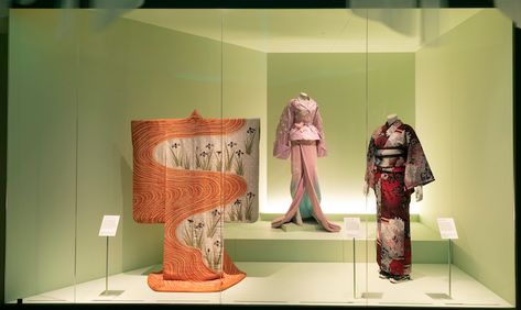 How Japan’s fashion designers are reinventing the kimono - Lexus UK Magazine Japanese Fashion Designers, Mcqueen Dress, Modern Kimono, Tokyo Fashion Week, International Fashion Designers, Kimono Design, Cultural Appropriation, Summer Kimono, Rei Kawakubo