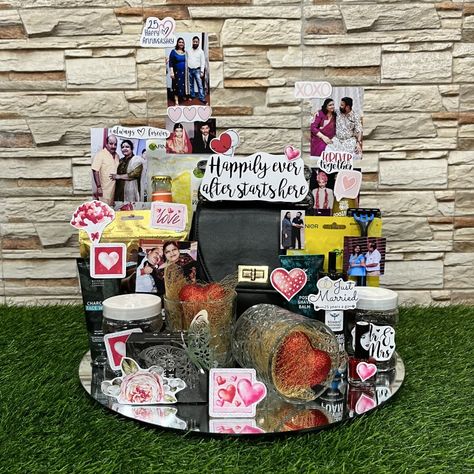 Anniversary hampers 25 Anniversary Gift Ideas For Parents, 25th Anniversary Hamper Ideas, Anniversary Hamper Ideas, 25th Anniversary Gifts For Parents, Hamper Bouquet, Anniversary Hamper, Photos Bouquet, Hamper Diy, Anniversary Food