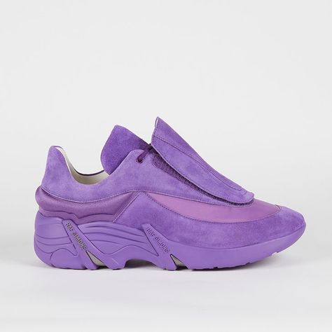 RAF SIMONS (RUNNER) Fall Winter 2020 Footwear Collection Mens Fashion Week, Fenty Puma, Raf Simons, Footwear Collection, Bow Sneakers, New Line, Colored Leather, Sports Footwear, Vogue Paris