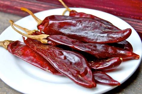 Guajillo chiles, a favorite for making Mexican Salsas. Mexican Mole Sauce, Guajillo Chile, Chile Salsa, Mexican Mole, Chile Guajillo, Mole Sauce, Mild Salsa, Cheese Enchiladas, Chile Pepper