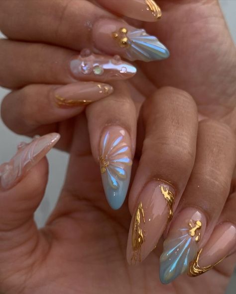 Nail Designs For Natural Long Nails, China Glass Nails, Wet Look Nail Designs, Green And Gold Nail Inspo Acrylic, Gel Z Nails, Colombia Inspired Nails, Crazy Nail Inspiration, Dainty Feminine Nails, Simple Ethereal Nails