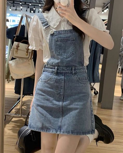 Iu Casual Outfit, Kpop Denim Outfit, Iu Casual, Chloe Outfit, Casual Outfit Summer, Overall Skirt, Color Blouse, Fashion Top Outfits, Korean Casual Outfits