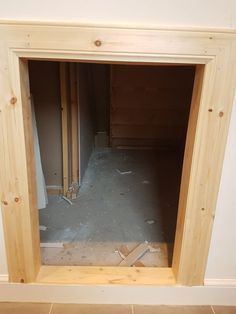 Diy Dog Room, Dog Under Stairs, Room Under The Stairs, Under Stairs Dog House, Dogs Room, Room Under Stairs, Dog Bedroom, Build A Dog House, Indoor Dog House