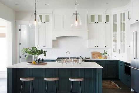 HGTV Kitchen.  Crisp and clean with white uppers and painted lowers. Two Toned Kitchen Cabinets, Green Kitchen Island, Hgtv Kitchens, Kitchen Cabinet Color Ideas, Two Tone Kitchen Cabinets, Teal Kitchen, Blue Kitchen Cabinets, Two Tone Kitchen, Charming Kitchen