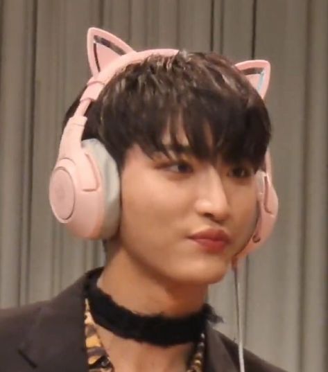 Cat Ear Headphones Aesthetic, Seonghwa Cat, Cat With Headphones, Ateez Cat Ears, Seonghwa Cat Ears, Headphones Cat Ears, Jungwon Cat Headphones, Cat Headphones, Jongho Bear Ears