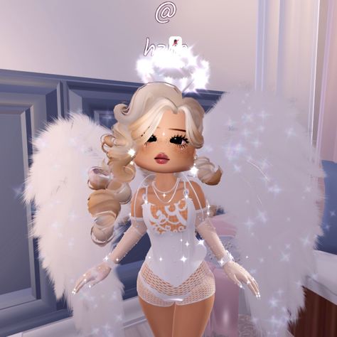 Beauty Pagents Outfits Royal High, Pretty In Pink Royale High, Royale High Spring Outfits, Neon Glow Royale High, Royale Outfits, Royal High Outfits Ideas Cheap, Rh Outfits, Sunset Island, Pageant Outfits