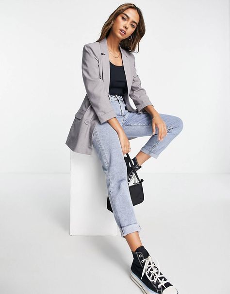 Open Blazer Outfit, Gray Blazer Outfit Women Business Attire, Gray Blazer Outfit Women, Grey Blazer Women, Grey Blazer Outfit, Corporate Girl, Outfit Mit Blazer, Light Grey Blazer, Office Fits