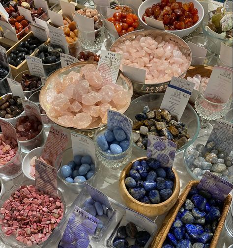 Crystals Astethic, Crystals Spirituality Aesthetic, Spiritual Crystals Aesthetic, Aesthetic Crystal Collection, Astrology Crystals Aesthetic, Crystal Vibes, Magic Stones, Crystal Aesthetic, Spiritual Crystals