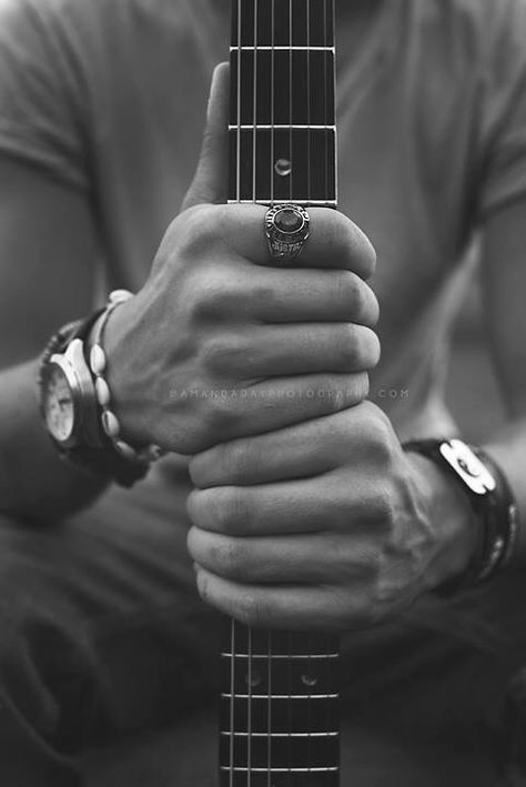 Guitar Senior Pictures, Male Senior Photos, Guitarist Photography, Guitar Portrait, Rock Band Photos, Music Photoshoot, Photography Male, Band Photoshoot, Photography Lighting Setup