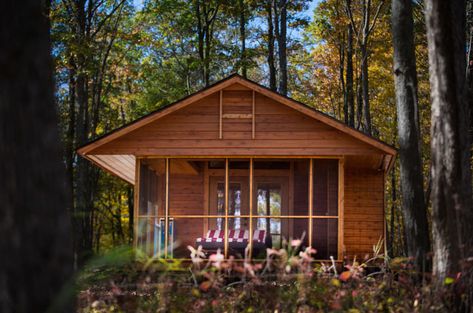 SALA Architect Kelly Davis Designed ESCAPE RV project for Canoe Bay Luxury Mobile Homes, Tiny Log Cabin, Tiny Luxury, Beautiful Cabins, Luxury Cabin, Little Cabin, Portable House, Tiny Cabin, Tiny House Movement