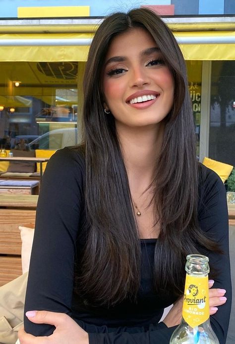 Rashan Mh, Haircuts For Long Hair Straight, Rambut Brunette, Haircuts For Long Hair With Layers, Brown Hair Looks, Brown Hair Inspo, Hair Inspiration Long, Straight Hair Cuts, Hair Instagram