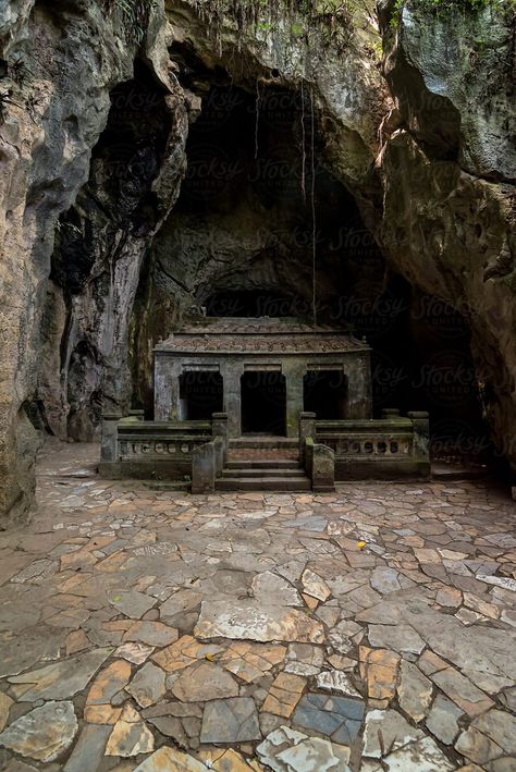 Mountain Cave, Marble Mountain, Ancient Vietnam, Da Nang Vietnam, Temple India, Natural Cave, Ancient Temple, Cave House, Temple Architecture