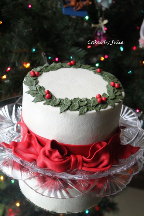 "Holly" Christmas Cake.. - Buttercream with fondant accents.. Christmas Cakes Buttercream, Christmas Cake Buttercream, Cake Decorating Ideas Christmas, Christmas Cake Decorating Ideas, Homemade Christmas Cake, Christmas Cake Decorating, Christmas Birthday Cake, Decorating Ideas Christmas, Christmas Dinner Menu