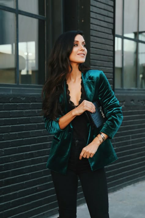 5 Velvet Blazers to Wear This Holiday Season Stripe Patchwork, Andee Layne, Suede Blazer, Party Jackets, Blazer Suit Women, Velvet Suit, Elegante Casual, Velvet Blazer, Long Sleeves Coats