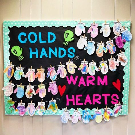 Diy Bulletin Board Ideas, Hallway Bulletin Boards, Easy Bulletin Boards, Diy Bulletin Board, Reading Bulletin Boards, Bulletin Board Design, Birthday Bulletin Boards, Birthday Bulletin, Preschool Bulletin