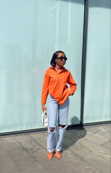 Orange And Jeans Outfit, Orange Shirt Outfit Ideas, Orange Shirt Outfit Black Woman, Orange Shirt Outfit Summer, Orange Shirt Outfit, Casual Tshirt Outfit, Orange Outfits, White Shirt And Blue Jeans, Shirt Outfit Summer