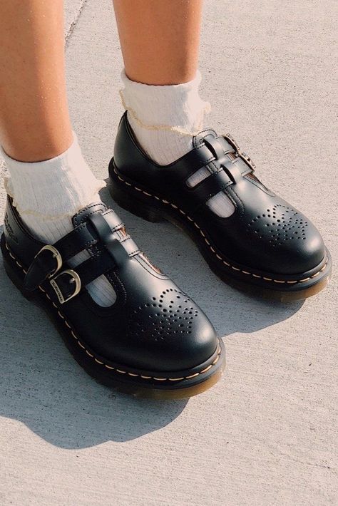 clara ♡’s misa !! on Twitter: "show me ur fav pair of shoes / shoes u wanna get :3" / Twitter Doc Martens Mary Janes Outfit, Doc Marten Mary Janes, Mary Jane Doc Martens, Doc Martens Mary Janes, Dr Martens Mary Janes, Mary Jane Outfit, Mary Jane Shoes Outfit, Martens Style, Frilly Socks