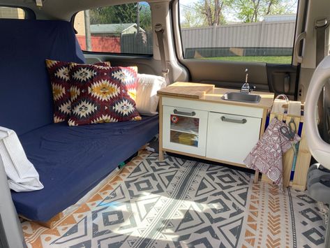 Minivan No Build Camper, Suv Living, Minivan Conversion, Class B Camper Van, Popup Camper Remodel, Minivan Camper, Sleeping In Your Car, Minivan Camper Conversion, Caravan Decor