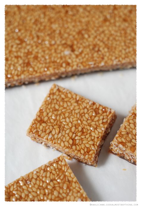 sesame seed caramels© by Haalo Sesame Seed Bars Recipe, Sesame Caramel, Seed Bars Recipe, Sesame Snaps, Seed Cookies, Seed Bars, Caramel Bars, Crunch Bar, Sesame Seed