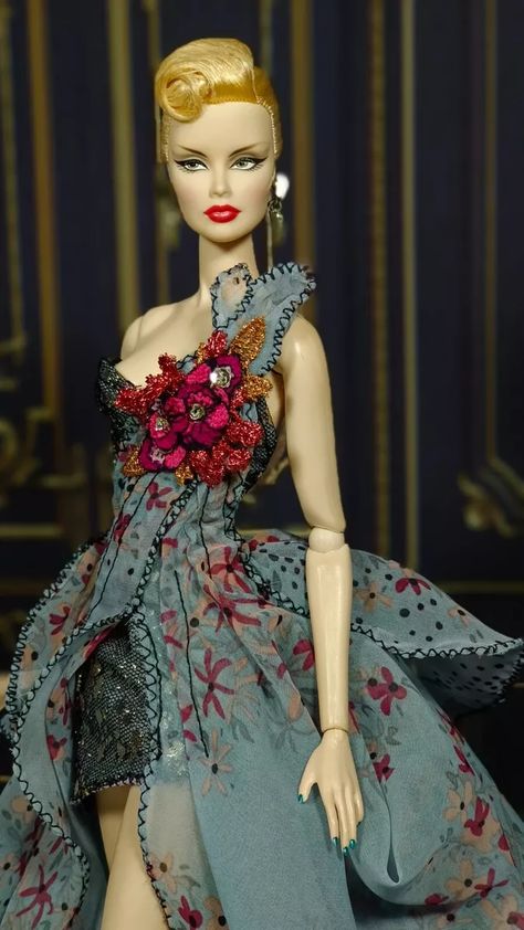 Amon Design Gown Outfit Dress for Fashion Royalty, FR, FR2, Doll | eBay Fashion Royalty Dolls Clothes, Veil Scarf, Celebrity Barbie Dolls, Design Gown, Vintage Barbie Dress, Gown Outfit, Doll Necklace, Barbie Fashion Royalty, Barbie Wardrobe