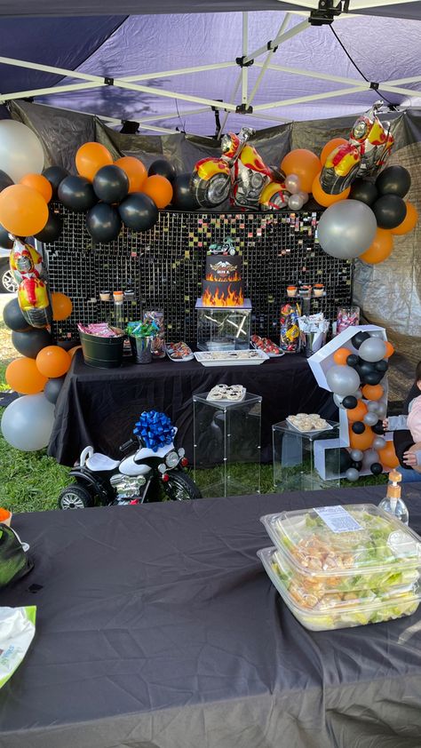 Harley Davidson Birthday Party, Harley Davidson Party Ideas, Harley Davidson Party Theme, Old Harley Davidson, Biker Party, Motorcycle Birthday Parties, Harley Davidson Birthday, Motorcycle Birthday, Toddler Parties