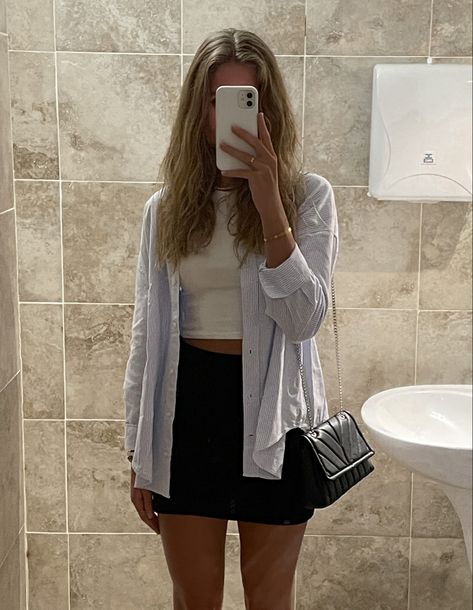 basic fit, striped shirt, black mini skirt, #cartierbracelet #bag #wavyhair #bathroompic #fit #outfit #stockholmstyle Black Mini Skirt Shirt Outfit, Black Mini Skirt Outfit Sporty, Mini Skirt With Shirt Outfit, Casual Outfits Black Skirt, Button Down Mini Skirt Outfit, Black Mini Skirt Outfit Europe, Black Skirt Outfit Summer Work, White Shirt Mini Skirt, Black Mini Skort Styling