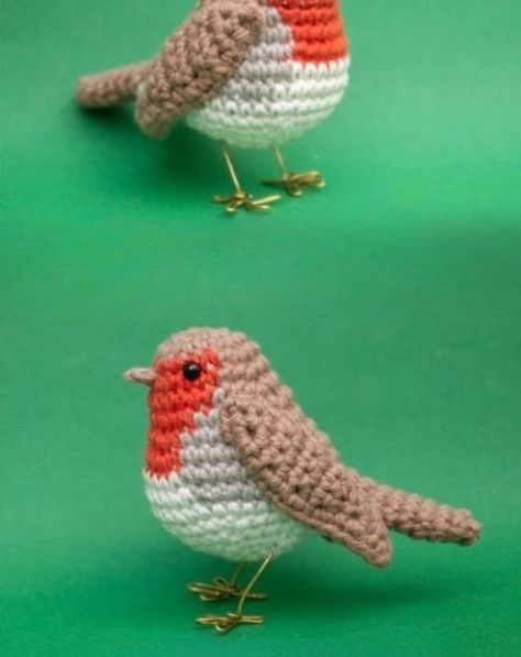 Beautiful Skills - Crochet Knitting Quilting : European Robin Amigurumi - Free Crochet Pattern Knitted Robin Pattern Free, Crochet Robin Pattern Free, Robin Crochet Pattern, Robin Crochet, Crocheted Birds, Crochet Robin, Bird Crochet, Crochet Bird Patterns, Fabric Basket Tutorial