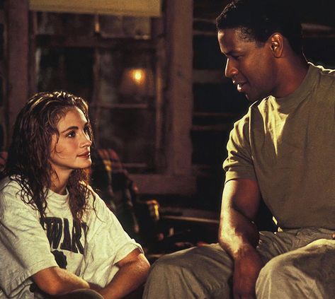 Denzel Washington And Julia Roberts, 90s Movie Stars, The Pelican Brief Movie, Denzel Washington 90s Style, Julia Roberts Pelican Brief, Denzel Washington 90s, Acedamia Aesthetic, Pelican Brief, 28th Anniversary