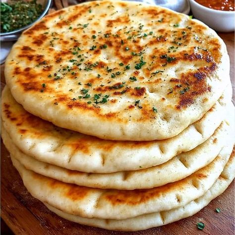 Keto Pita Bread Recipe, Healthy Flatbread Recipes Low Carb, Keto Pita Bread, Keto Flatbread Cottage Cheese, Keto Pita, Low Carb Pita Bread, Keto Flatbread, Low Carb Keto Flatbread Recipe (soft & Chewy!), Chickpea Flatbread