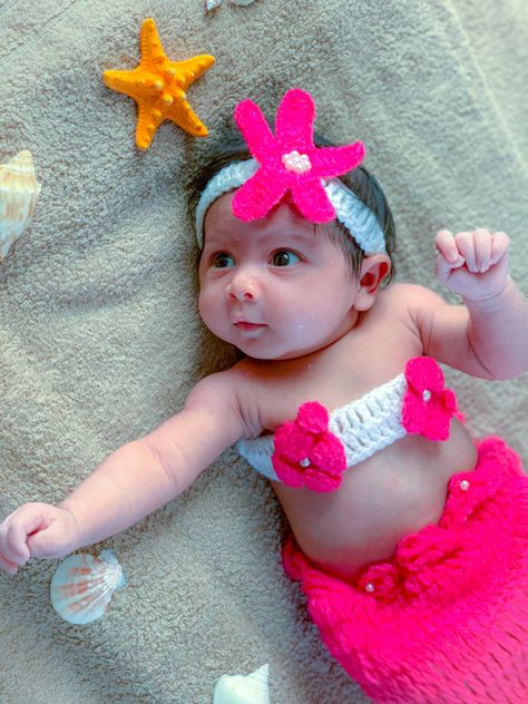 Mermaid Baby Photoshoot, Diy Baby Photoshoot, Mermaid Shoot, Mermaid Photoshoot, Diy Photoshoot, One Month Old, Mermaid Baby, Baby Shoot, Mermaid Diy