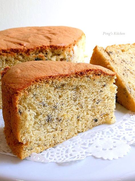 Banana Sponge Cake, Rich Banana Bread, Ogura Cake, Mini Fruit Tarts, Molten Cake, Banana Cake Recipe, Sponge Cake Recipes, Lemon Poppy, Black Sesame