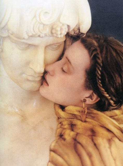 perfume-ad: Fendi Fendi (1988) Model: Marie Sophie... Kissing A Statue, Fragrance Ad, Wow Photo, 얼굴 드로잉, Paolo Roversi, Perfume Ad, Robert Mapplethorpe, Pretty Princess, David Hockney