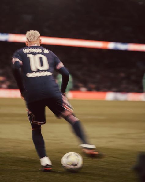 Neymar Aesthetic Wallpaper, Aesthetic Neymar, Neymar Jr Aesthetic, Neymar Aesthetic, Messi Y Cristiano, Football Motivation, Football Aesthetic, Aesthetic Football, Football Players Photos