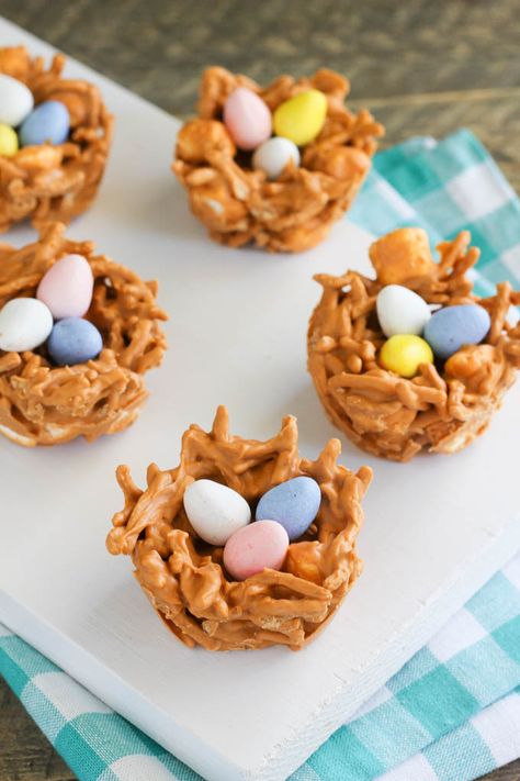 Bird Nest Easter-6 Butterscotch Haystacks, Crunch Brownies, Birds Nest Cookies, Easter Birds Nest, Vanilla Brownies, Haystacks Recipe, Easter Magic, Snack Basket, Easter Egg Candy