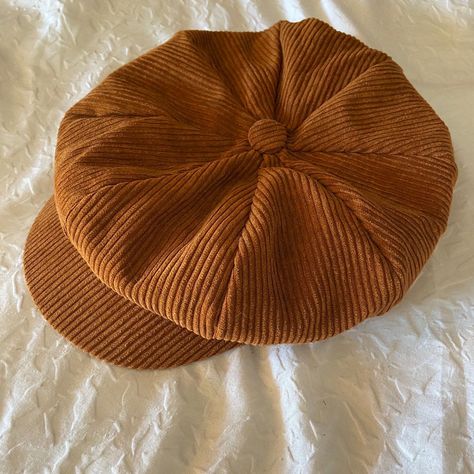 Vintage Hats Aesthetic, Aesthetic Brown Accessories, Aesthetic Hats Vintage, Dark Academia Hat, Hats Aesthetic, Supreme Bucket Hat, Ciel Black Butler, Aesthetic Hats, French Hats