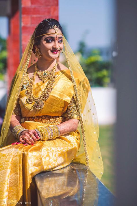 South Indian Saree Look, Yellow Bridal Saree, Saree Look Ideas, Yellow Wedding Saree, Indian Saree Look, South Indian Saree, Pink Blouse Designs, Gold Saree, South Indian Bride Saree